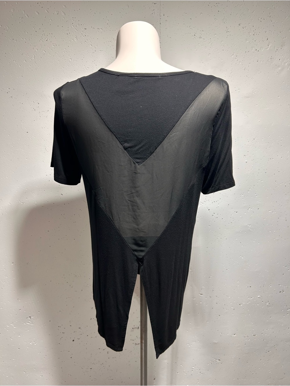 BKE Women’s Black V-Neckline Sheer Back Tunic Top L